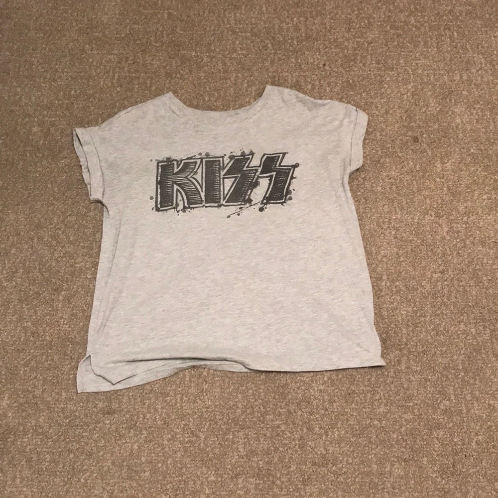 Kiss short sleeve. Sleeves rolled